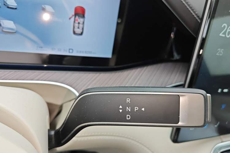 Used Denza N9 2025 Prestige Version
