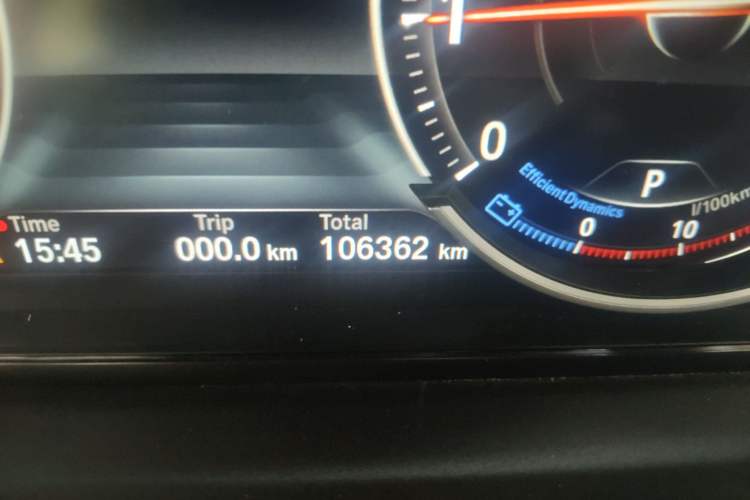 Used BMW 5 Series 2017 525Li Leading Model Odometer Close Up