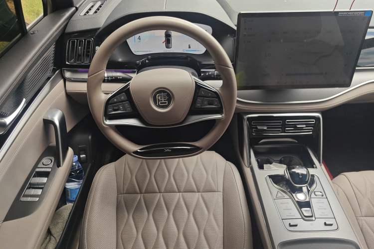 Used BYD Tang New Energy 2024 DM-i Glory Edition 112KM Prestige Model Steering Wheel