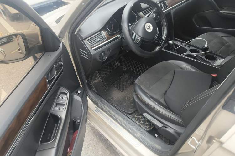 Used Volkswagen Bora 2016 1.6L Automatic Luxury Model Driver Seat