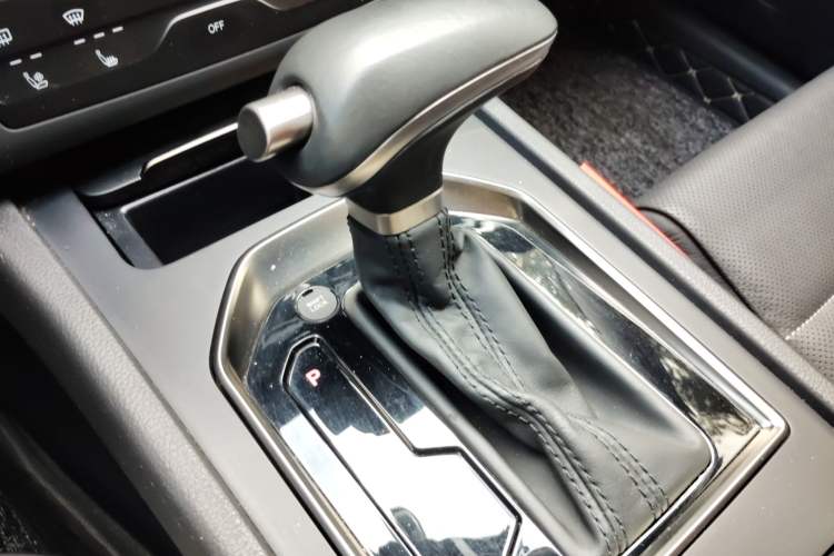 Used Hongqi H7 2021 2.0T Elite Edition Gear Lever