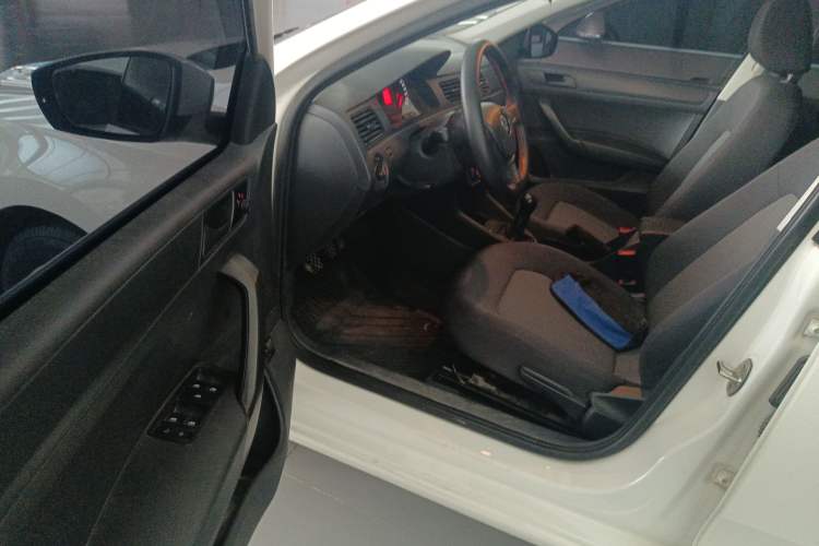 Used Volkswagen Santana 2016 1.6L Manual Fashion Edition
