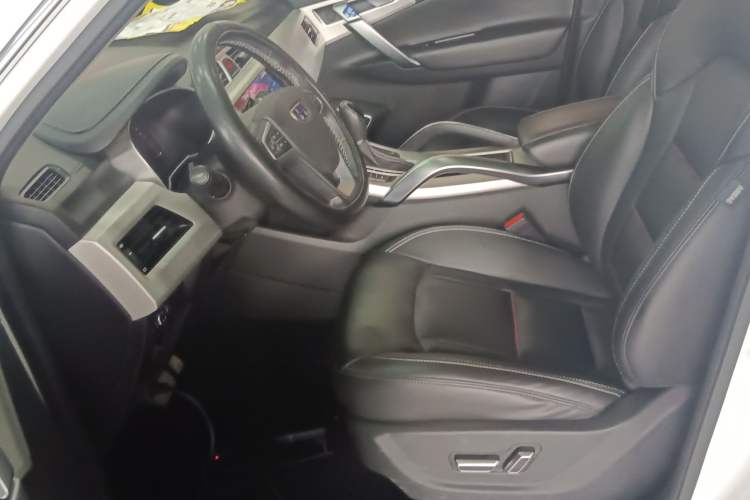 Used Geely Auto Emgrand X7 Sport 2018 1.8TD Automatic Two-Wheel Drive Smart Connect 4G Internet Edition
