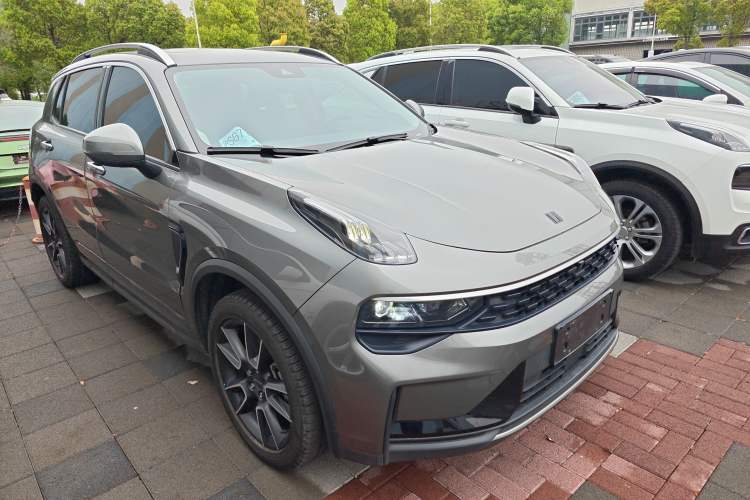 Used Lynk & Co 01 2021 2.0TD Two-Wheel-Drive Pro Trim Front Right 45 Deg