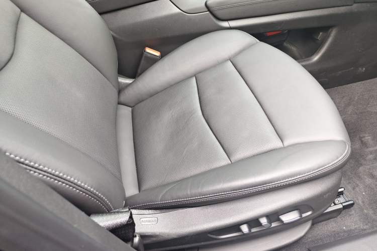 Used Cadillac XT6 2022 2.0T Six-Seater Four-Wheel Drive Luxury Version