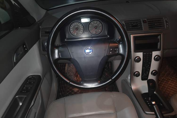 Used Volvo S40 2011 2.0L Automatic ZhiShang Edition