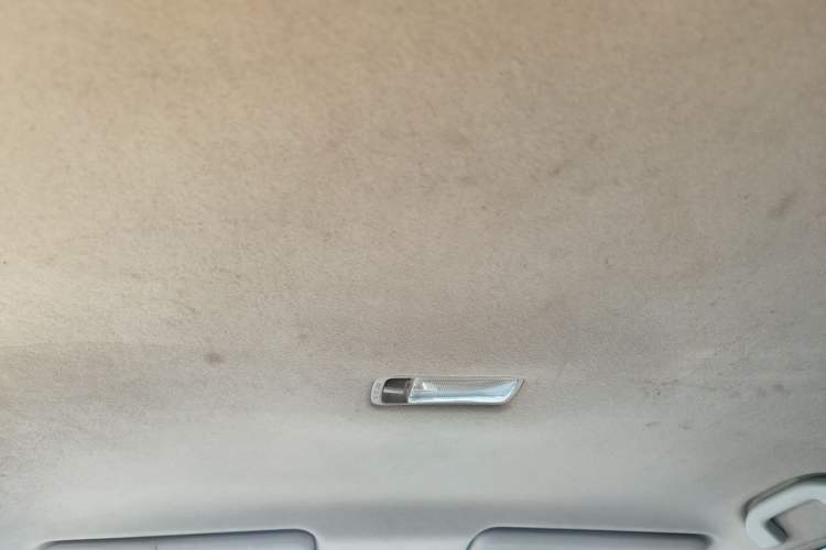 Used Nissan Livina 2013 1.6XE Manual Comfort Edition Headliner