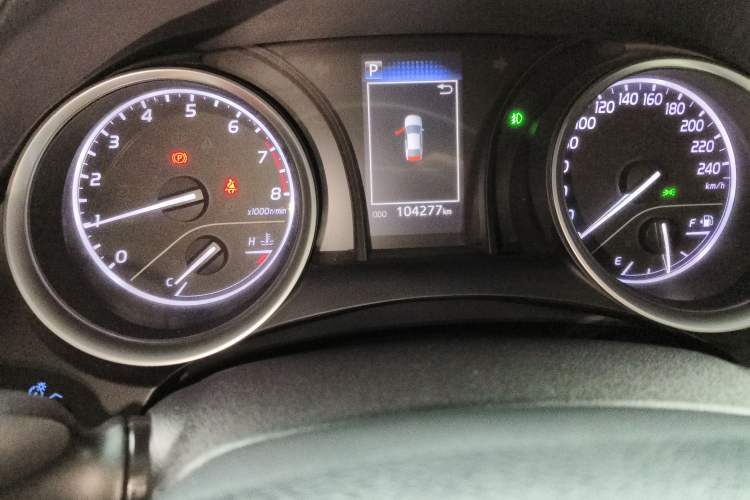 Used Toyota Camry 2018 2.0E Leading Edition
