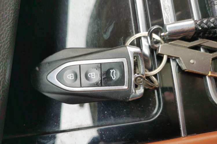 Used Zotye T300 2017 1.5T CVT Luxury Model Interior 1