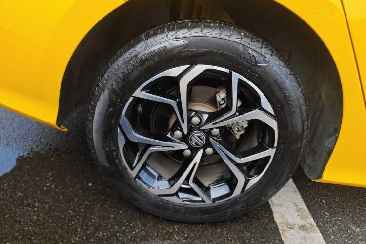 Used MG 5 2021 180 DVVT CVT Youth Luxury Edition
