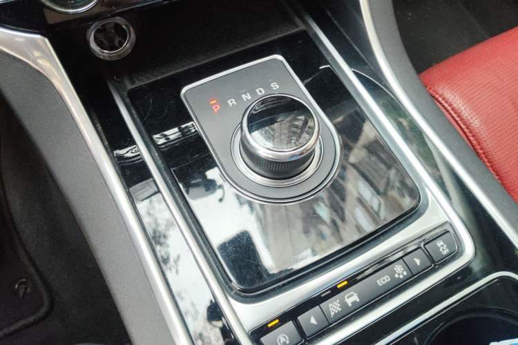 Used Jaguar XE 2017 2.0T 200 PS R-Sport