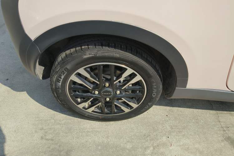 Used Chery QQ Little Ant 2022 Sweet Pink Edition Half-Sugar Version Lithium Iron Phosphate 29.2 kWh 30 kW 301 km
