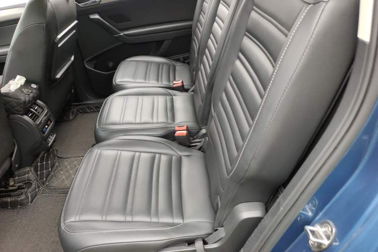 Used Volkswagen Touran 2018 Volkswagen Touran L 280TSI DSG Comfort Edition 7 Seats China V Emission Standard Left Rear Seat