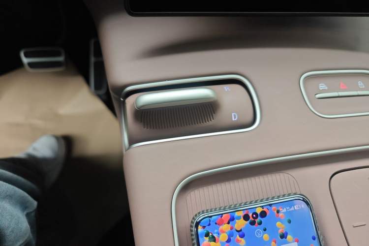 Used Nio ES8 2023 75 kWh Executive Edition Gear Lever