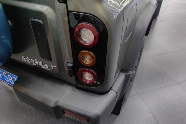 Used 212 T01 2024 2.0T Explorer
