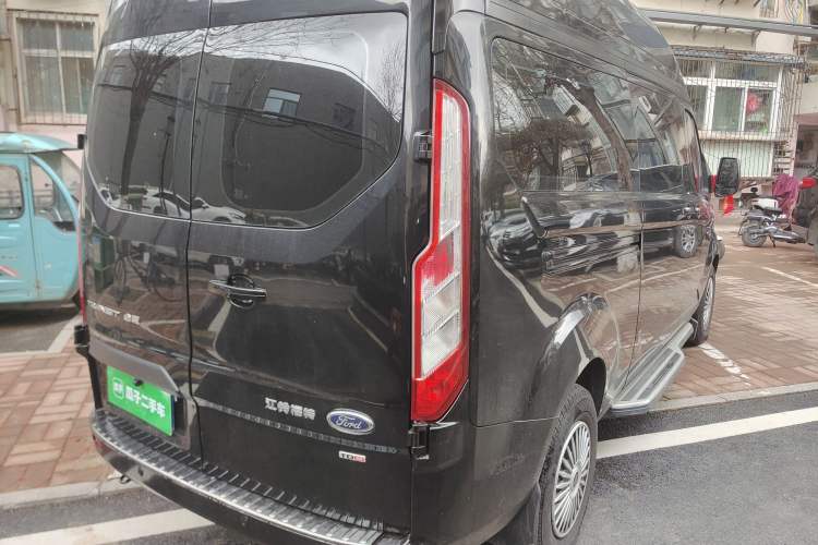 Used Ford Transit 2021 2.0T Diesel Manual Advanced Commercial Traveler Mid-Chassis Mid-Roof 9-Seater China VI