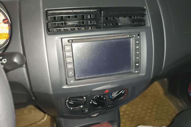 Used Nissan Livina 2010 JINRUI Edition 1.6L Automatic Standard Model
