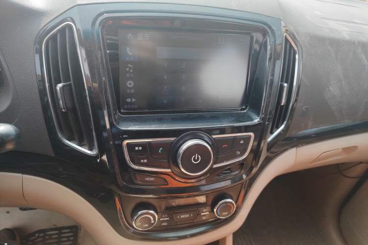 Used Baojun 730 2014 1.5L Manual Luxury Navigation ESP Version 7 Seats