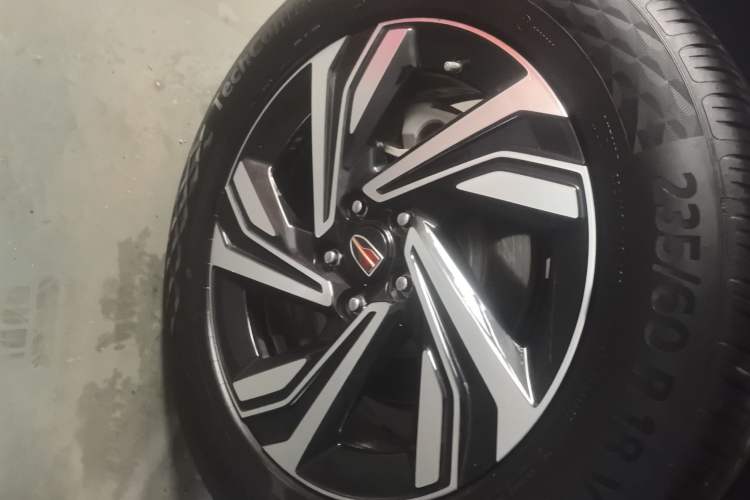 Used Hongqi HS5 2022 Revised Version 2.0T Smart Connect Flagship Edition
