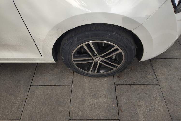 Used Skoda Rapid Spaceback 2019 Revised Version 1.5L Automatic Standard Edition China VI Right Front Wheel Hub