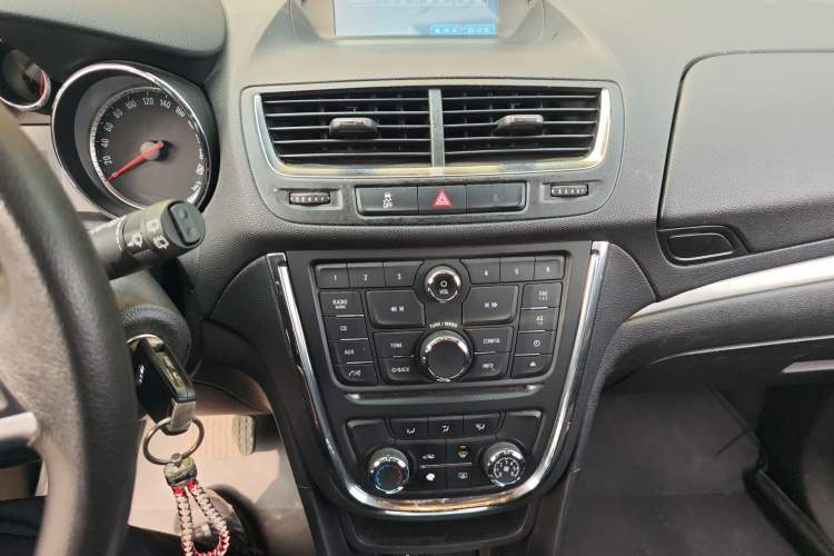 Used Buick Encore 2013 1.4T Automatic Two-Wheel Drive Elite Model Audio And AC Panel