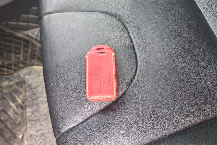 Used Volvo V40 2015 1.6T Zhiyi Edition
