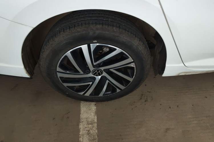 Used Volkswagen Lavida 2024 300TSI DSG Full-Comfort Edition Right Rear Wheel Hub