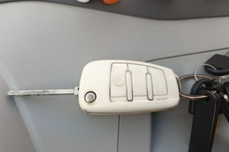 Used Chery QQ Ice Cream 2022 170km Sundae Phosphate Lithium-Ion