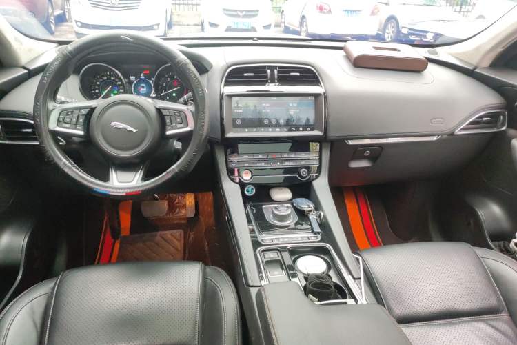 Used Jaguar F-PACE 2020 2.0T Urban Deluxe Edition Center Console