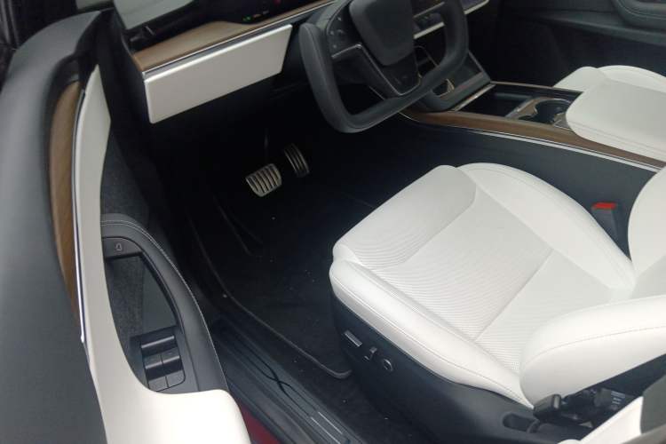 Used Tesla Model X 2023 Dual-Motor All-Wheel-Drive Version