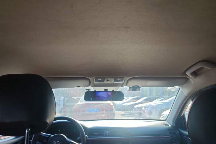 Used Kia KX Cross 2017 1.4L MT GLS
