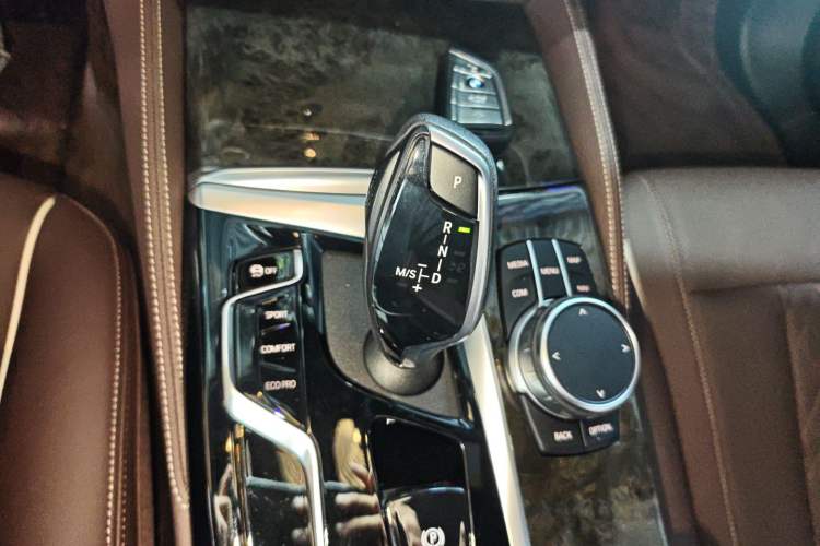 Used BMW 5 Series 2022 Second Facelift 525Li M Sport Package
