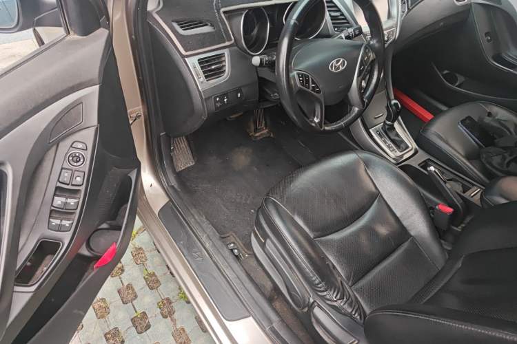 Used Hyundai Elantra (5th Generation / Langdong) 2015 1.6L Automatic Luxury Model