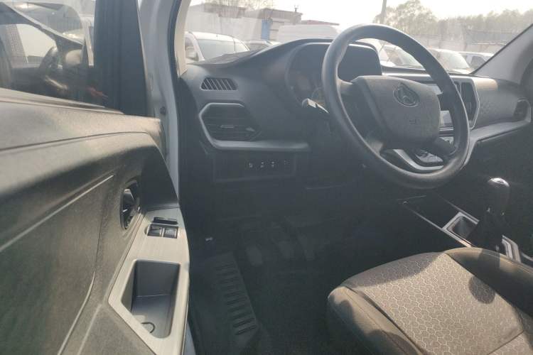 Used CHANGAN KAICHENG Ruixing M60 2023 1.5L GDI Basic Model Passenger Vehicle 6/7 Seats Left Front Seat