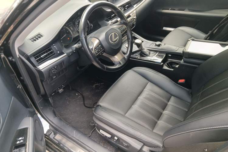 Used Lexus ES 2016 200 Midnight Special Limited Edition Left Front Seat