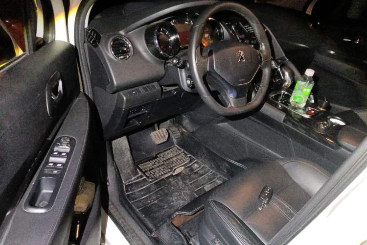 Used Peugeot 3008 2013 1.6THP Automatic Prestige Edition Driver Seat