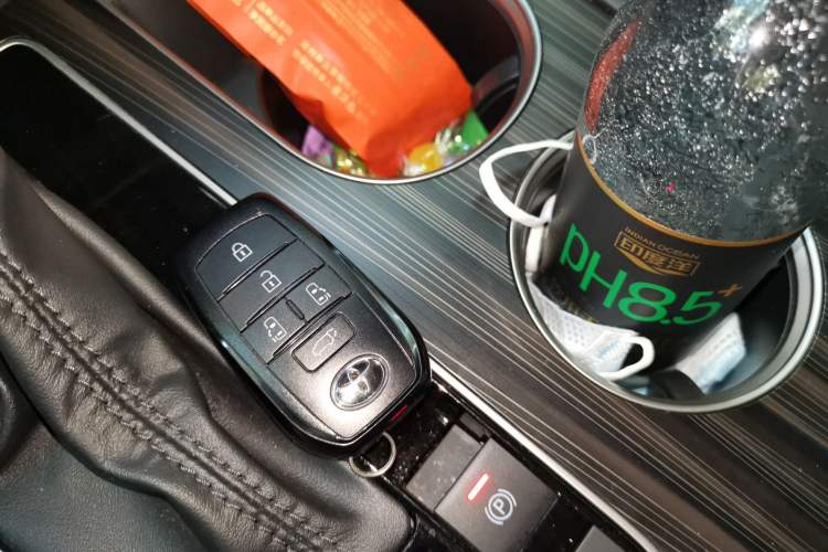 Used Toyota SIENNA 2024 2.5L Hybrid Four-Wheel Drive Prestige Edition Vehicle Key