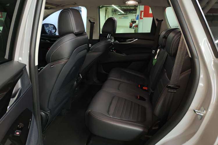 Used SAIC MAXUS Dajia 6 2022 1.3T PLUG-IN Executive Edition
