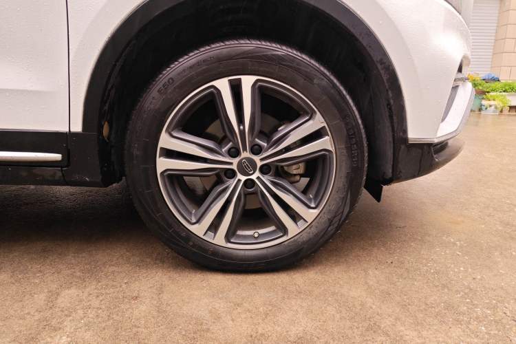 Used Geely Auto Emgrand X7 Sport 2022 1.8TD DCT Zhiya Trim Right Front Wheel Hub