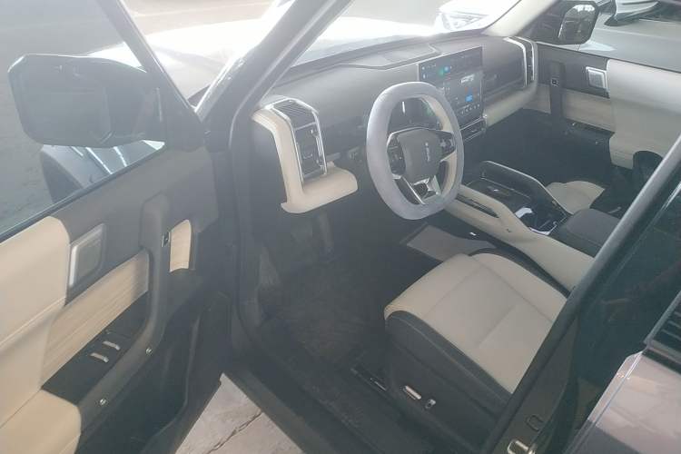 Used iCAR 03 2024 501km Range Two-Wheel Drive Long-Range Smart Trend Edition Driver Seat