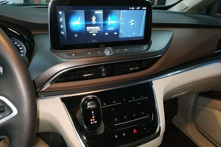 Used Buick GL8 2023 Land Executive Class Smart Enjoyment Model