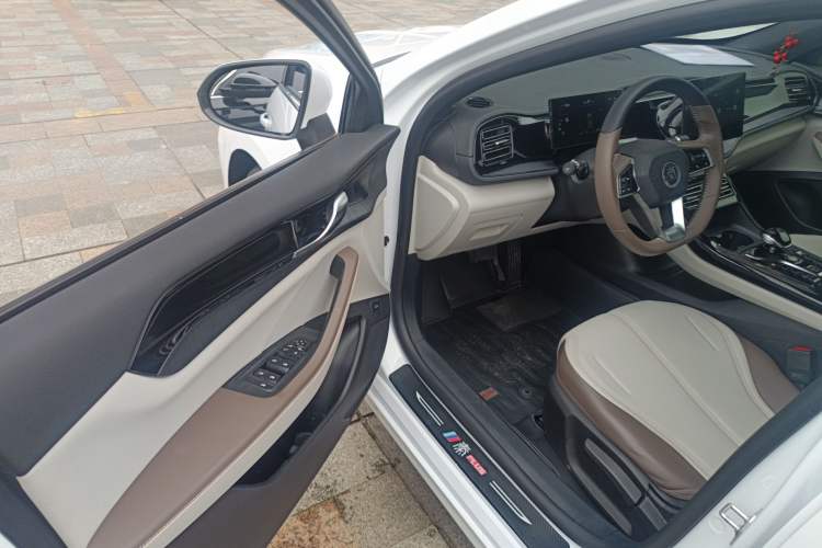 Used BYD Qin PLUS 2023 Champion Edition DM-i 55KM Leading Model
