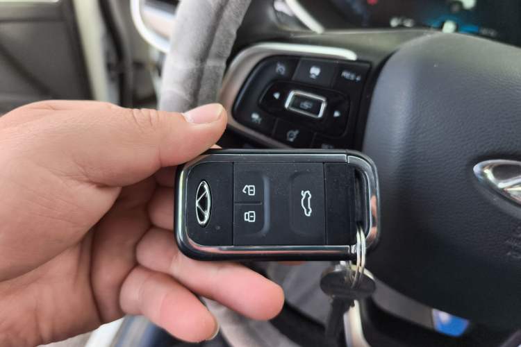 Used Chery Tiggo 8 2020 290TGDI Automatic Luxury Edition Big Six-Seater Vehicle Key