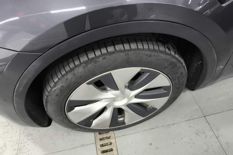 Used Tesla Model Y 2021 Long-Range All-Wheel-Drive Version 3D7