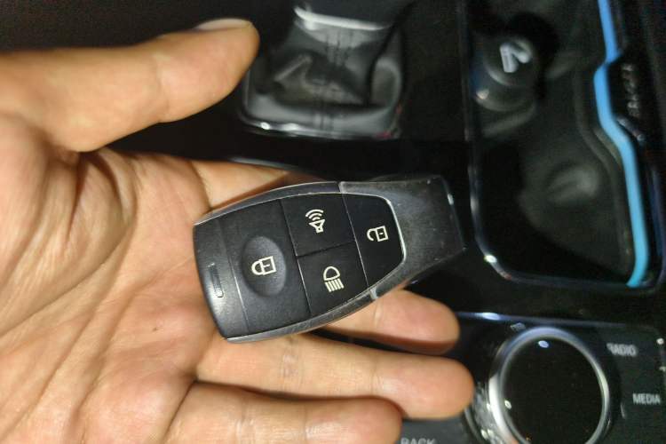 Used BAIC Off-Road BJ40 2020 2.0T Automatic Four-Wheel Drive Urban Hunter Edition Chivalrous Type Vehicle Key