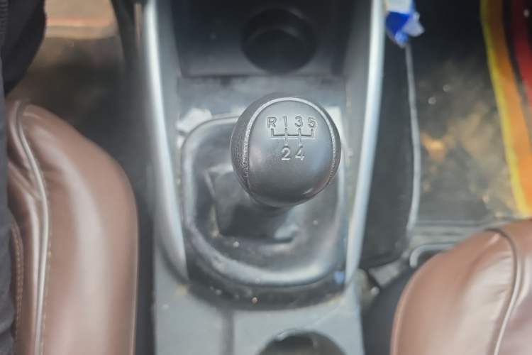 Used Kia Forte 2014 1.6L MT GL Gear Lever