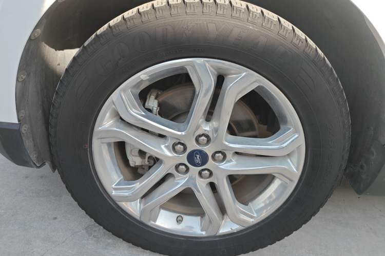 Used Ford Edge 2016 EcoBoost 245 Four-Wheel Drive Titanium Edition 7-Seater
