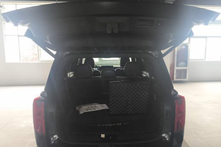 Used GAC Trumpchi GS8 2022 Linghang Series 2.0 TGDI Two-Wheel-Drive Luxury Smart Connectivity Version (7 Seats) Trunk