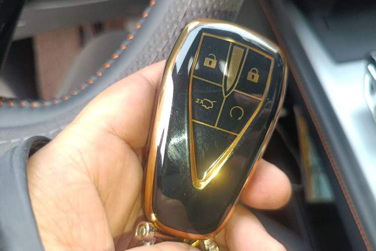 Used CHANGAN OSHAN Z6 2023 Blue Whale 1.5T DCT Smart-Led City Edition Vehicle Key