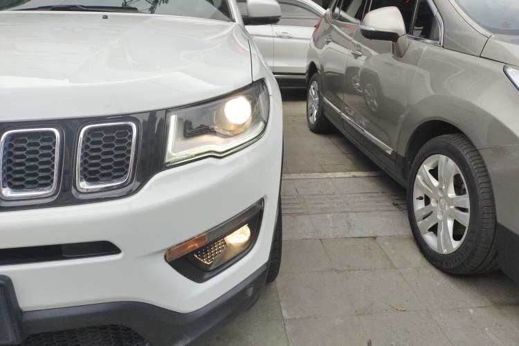 Used Jeep Compass 2019 220T Automatic Family Edition
